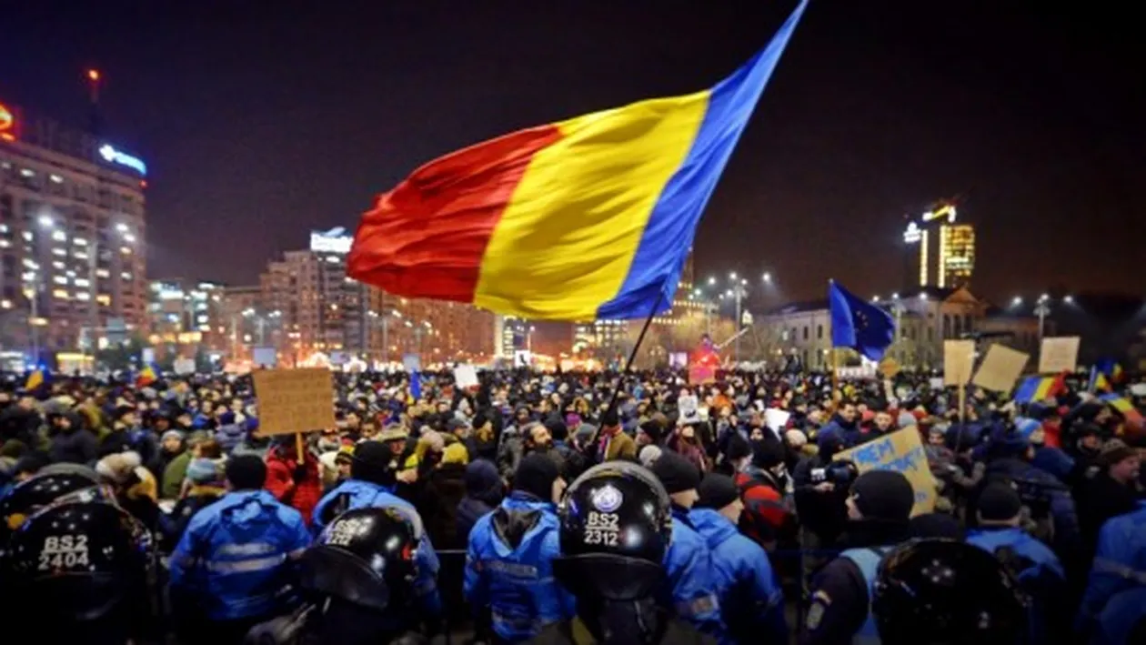 1 Decembrie, Ziua Națională a României - Tricolor uman format din 2000 de persoane | VIDEO emoționant