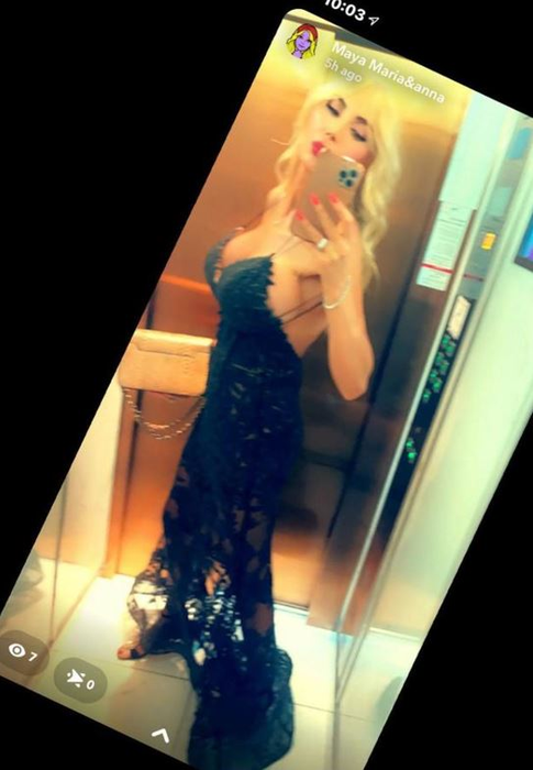 Maya Marcu, îmbrăcată elegant pentru nuntă