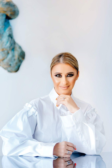 Anamaria Prodan, ipostază de infarct! Sexy-impresara a fost surprinsă într-o fustă mini