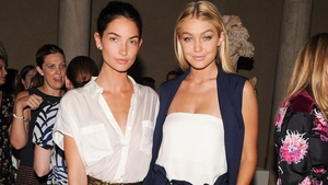 Gigi Hadid si Lily Aldridge, stralucitoare la petrecerea Sport Illustrated