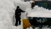 VIDEO. Alertă în zona montană din Dâmbovița. Două avalanșe au surprins utilajele de deszăpezire