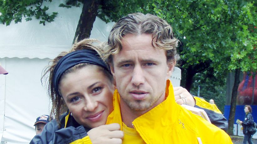 Se despart dupa sapte ani de iubire nebuna. Prodanca si Reghe vor sta separat timp de doua luni, iar gandul deja ii chinuie