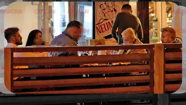 Cătălin Botezatu, așa cum niciodată nu l-ai văzut! Câmpenească la ”Nea Mitică”, alături de amici, cu... Mici, grătar și vin la carafă!