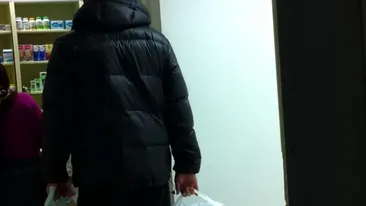 Asa nu l-ai vazut niciodata! Imagini incredibile cu Octavian Bellu. Reputatul antrenor a carat scutece la spital!