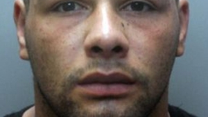Planul diabolic l-a aruncat direct in puscărie! Ce a vrut un bărbat gelos să-i facă iubitei sale! A luat o sticlă de lipici si...