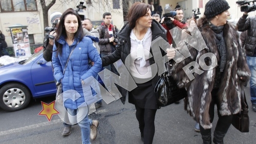 EXCLUSIV! Citeste dialogurile dintre Alina si sotul ei, dupa ce acesta a aflat ca ea are o relatie cu o femeie