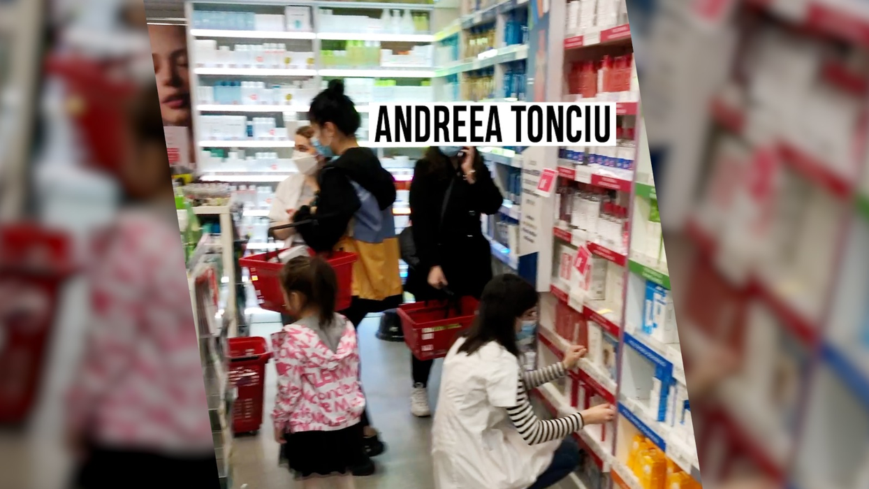 Andreea Tonciu și Rebecca au avut "program" la farmacie