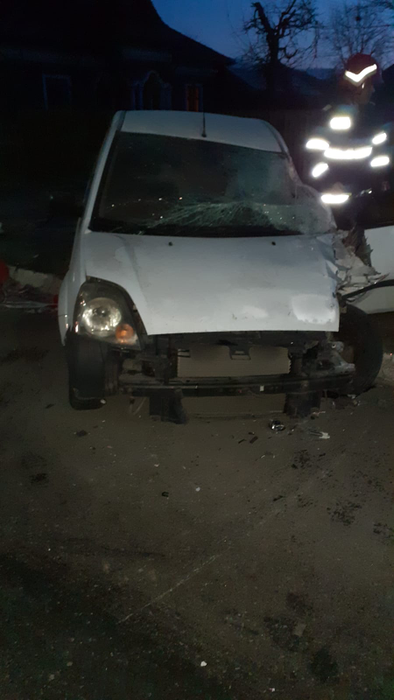 Șoferul autoturismului implicat în accident a murit la spital
