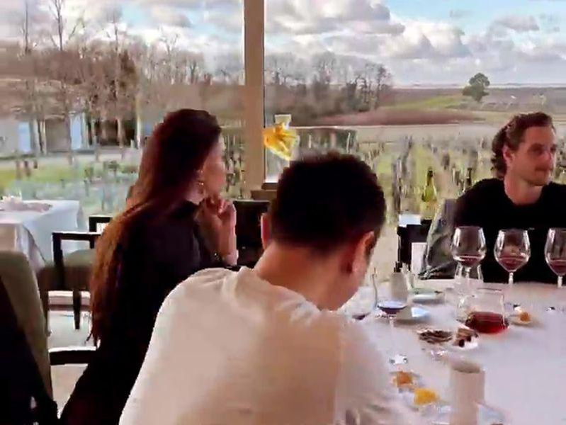 Monica Gabor, “abandonată” de Mr. Pink și înlocuită cu sora ei, Ramona! Miliardarul chinez și bruneta s-au întâlnit într-un restaurant exclusivit din Italia | FOTO