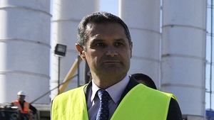 El e cel mai bogat somer din Romania! “Nababul” Aurel Radu se afiseaza in oras cu masini si ceasuri de sute de mii de euro