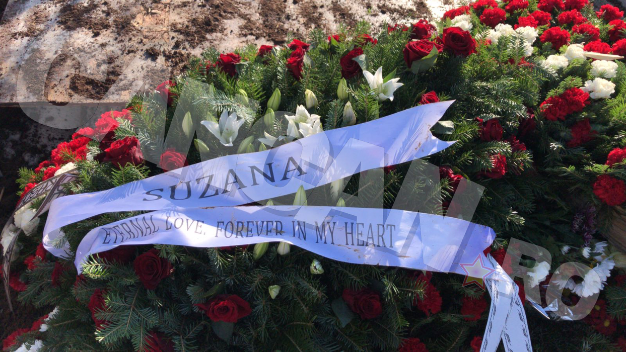 EXCLUSIV! Imaginile durerii! Victor Spirescu a fost înmormântat în cadrul unei ceremonii restrânse! Gestul sfâşietor făcut la groapă de mama lui