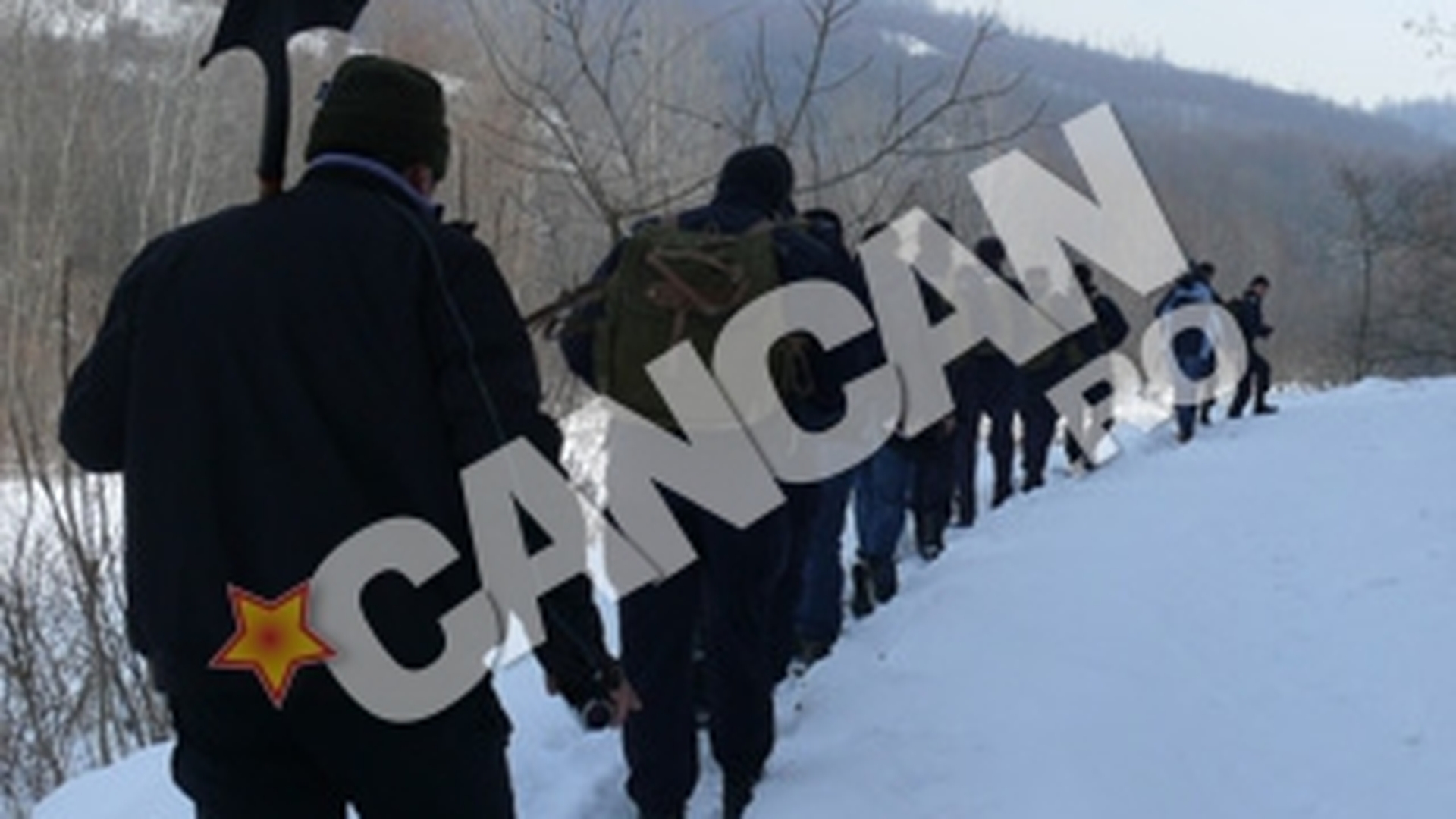 Pompierii si jandarmii au reusit in sfarsit sa ajunga la schitul din Carjei, unde maicutele sunt izolate de mai bine de doua saptamani!
