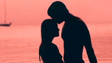 Poveste noua de amor? Un artist si o prezentatoare tv au fost surprinsi impreuna! Imaginile au facut deliciul tuturor