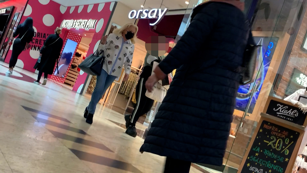Viorica Dăncilă, la shopping în mall, „sub acoperire”