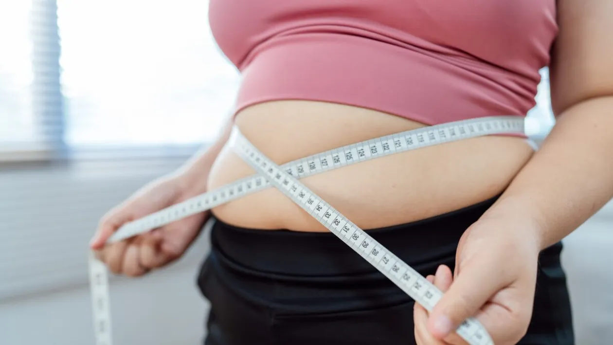 Un nou studiu arată că obezitatea e un dușman uriaș al sănătății. 70% din persoanele obeze riscă să moară în cazul unei infecții severe