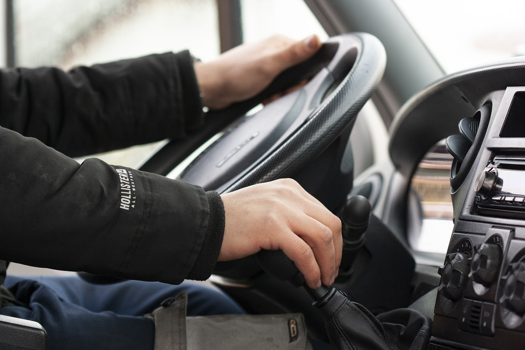 Cursurile se plătesc în funcție de orele de conducere (Sursă: Pixabay)