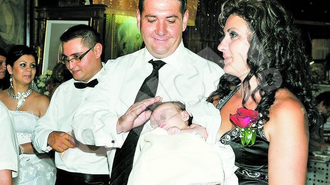 Adriana Popescu, suparata pe Adi Caval, care o acuzase ca ii destrama familia: "Nasul mi-a zis ca ma iubeste de trei ani!"