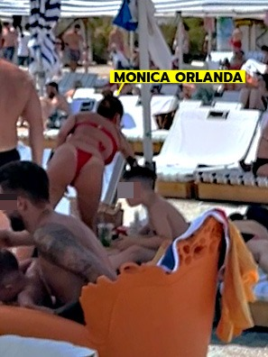 Monica Orlanda, super-sexy pe plaja din Mamaia