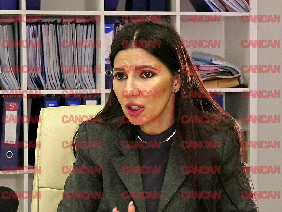Cristina Preda, disperată după ce a fost furată de propria menajeră (SURSA FOTO: CANCAN.RO)