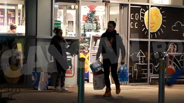 Imagini rare cu Răzvan Simion, cocoşat de cumpărături. Matinalul de la Antenă face piaţa ca angrosiştii!