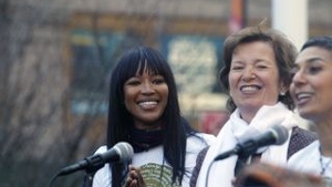 Naomi Campbell strange fonduri pentru copiii saraci din Rusia