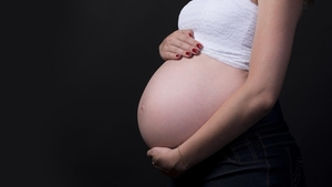 Triunghi amoros la nivel mare! Iubitul celebrei cântărețe, tatăl fetiței unui fotomodel. Testul de paternitate a relevat adevărul