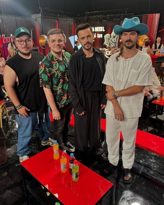 După ce a ales să meargă pe mâna lui Theo Rose, Bogdan Medvedi, favoritul de la ”Vocea României” rupe tăcerea! ”Părinții au crezut că glumesc!” Ce a făcut iubita