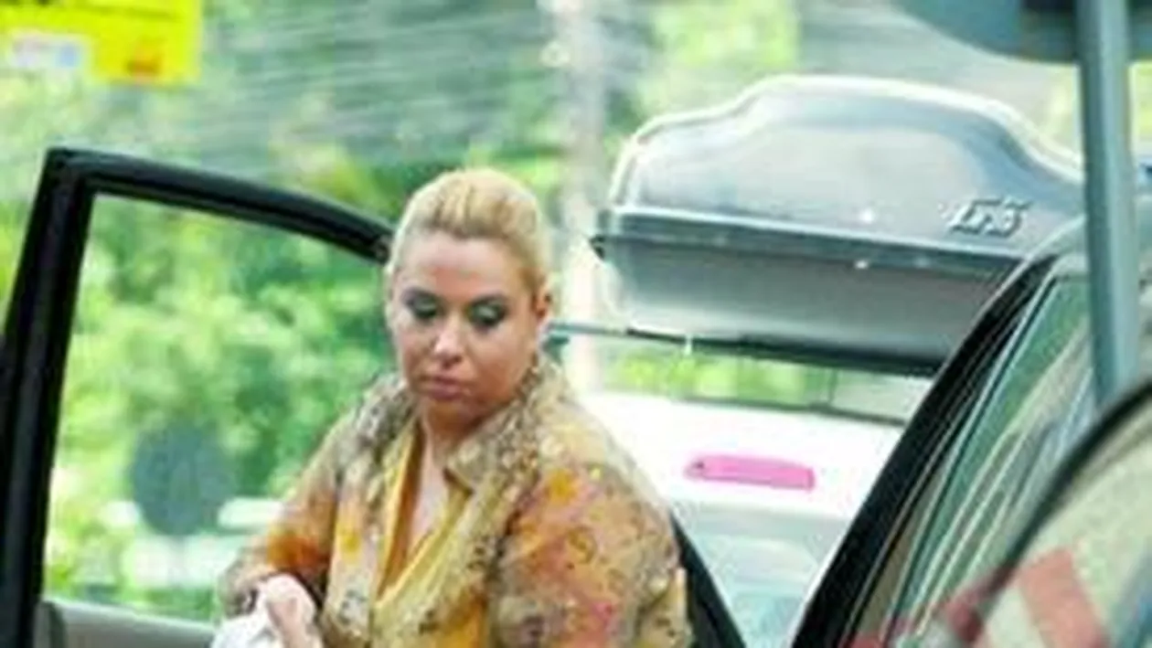 Primul barbat care intoarce capul dupa Oana Roman