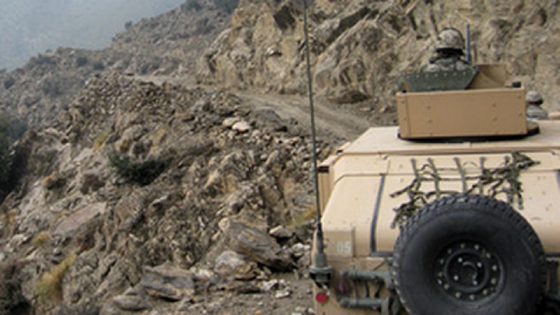 Un militar roman a fost grav ranit in Afganistan!