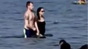 Oamenii de pe plajă au rămas fără cuvinte! ”Au făcut-o chiar în fața copiilor!” VIDEO