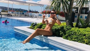 Imagini incendiare cu Anamaria Prodan. Sexy impresara s-a afişat într-un costum de baie minuscul, în vacanţa din Turcia