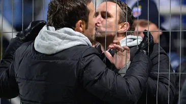 Laurentiu Reghecampf, mesaj SFASIETOR pe Facebook in timp ce Meme Stoica era incatusat si dus la puscarie