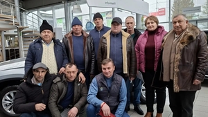Angajații din România care au primit câte o mașină cadou: „Prima dată au crezut că e o glumă”