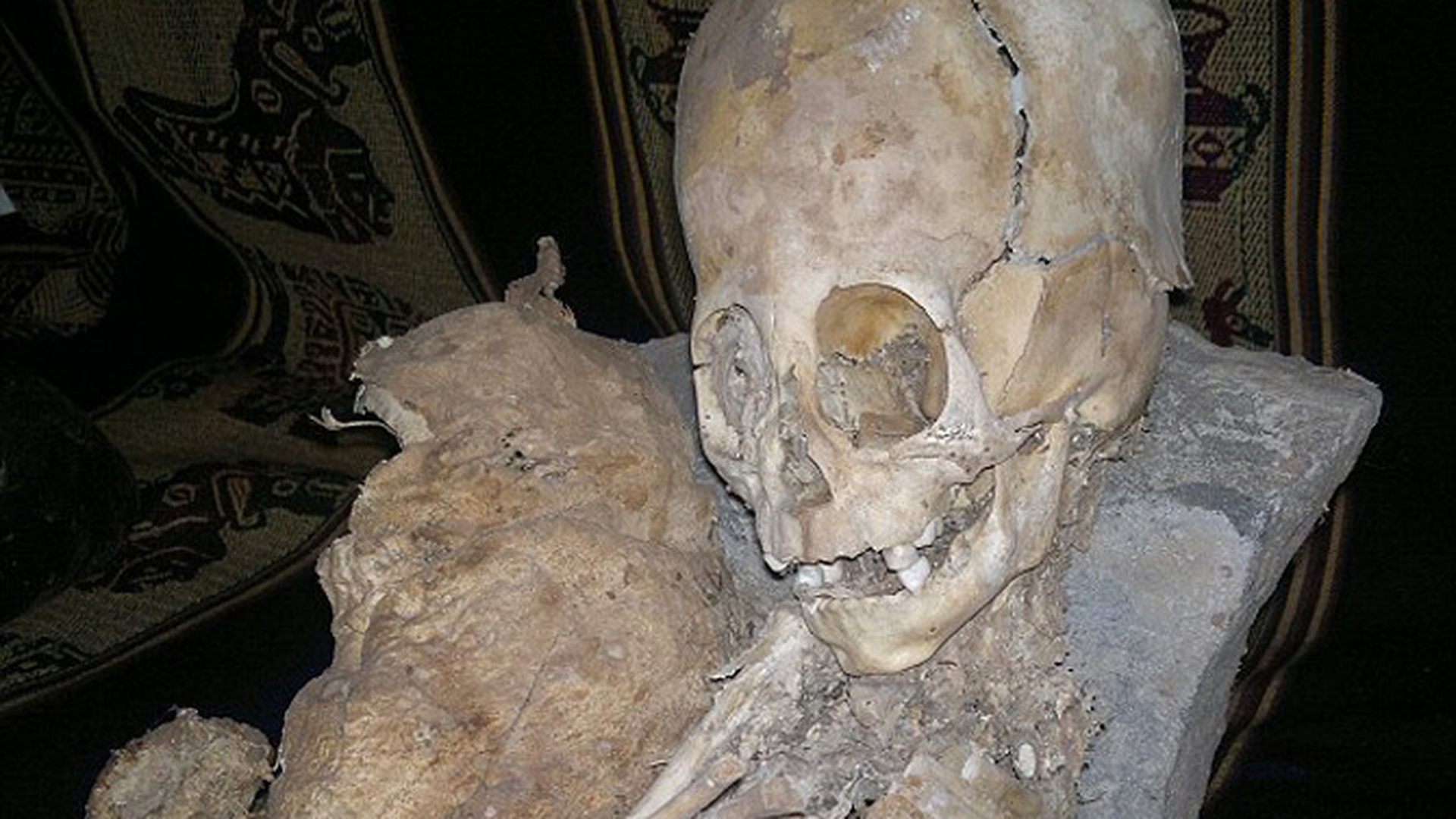 Asa arata extraterestrii?  A fost descoperit un craniu suspect!