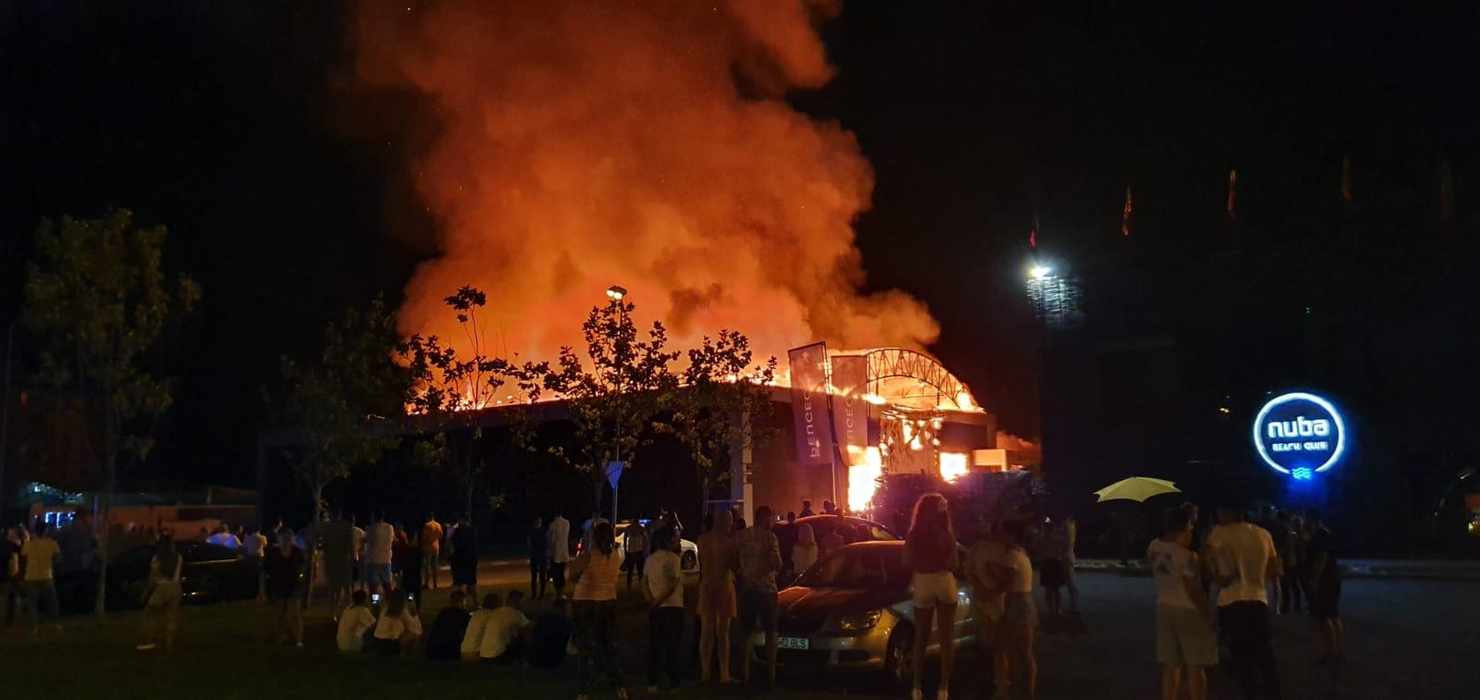 Bamboo Mamaia, al treilea club deținut de Joshua Castellano care e mistuit de flăcări