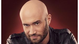 Mihai Bendeac, episod halucinant. Ce semne îi făcea amanta bărbatului cu care purta un dialog, pe stradă