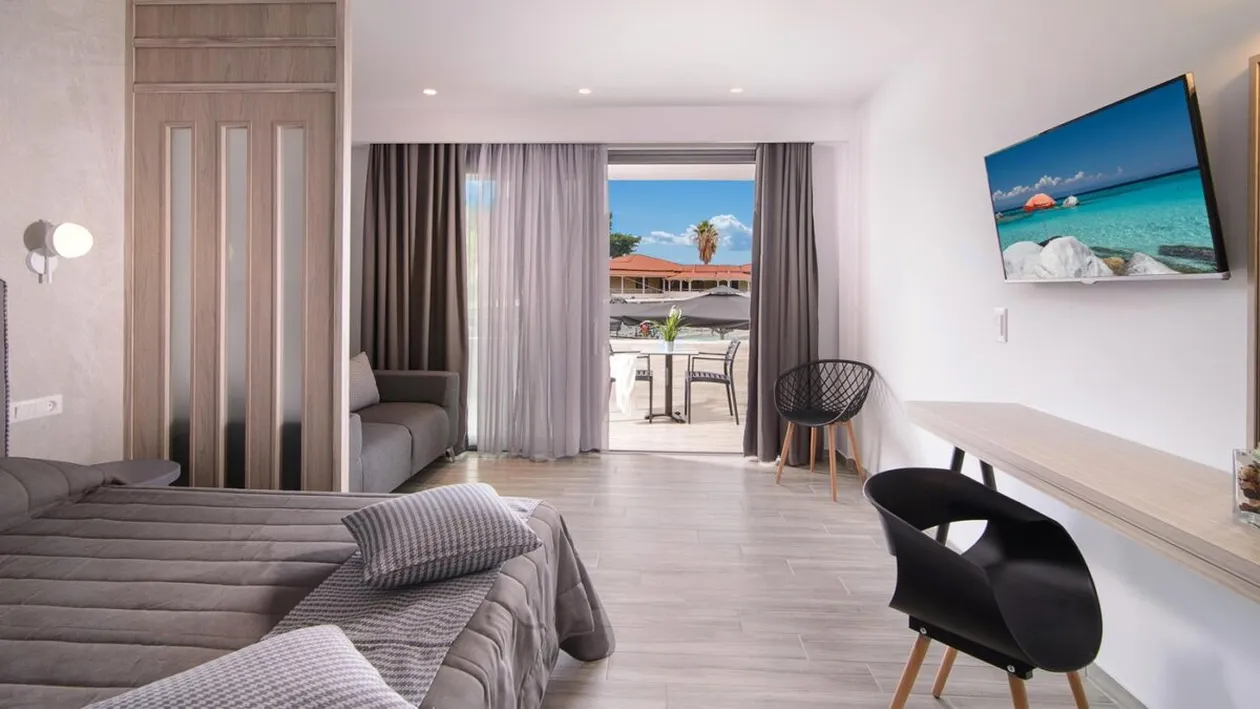 Nu este nicio glumă! Cât costă o casă cu două etaje în Halkidiki, Grecia. Este aproape de plajă