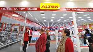 BANC | "Eram ieri la Altex, când am revăzut-o după 2 ani de la despărțire. Era cu noul ei iubit"