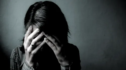 Drama adolescentei care a fost violată de mai mult de 100 de bărbați. Ce s-a întâmplat cu fata