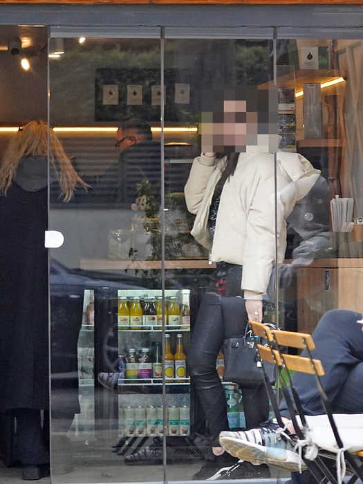 Viitoarea "patroneasa" a FCSB-ului își cumpără cafea