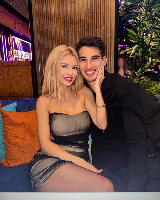 Andreea Bălan a fost luată prin surprindere de Valentine’s Day. Ce cadou a primit de la tenismenul Victor Cornea