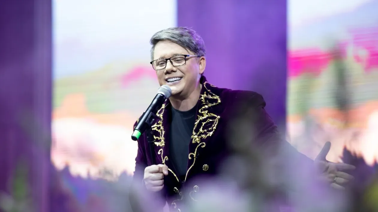 Fuego, spectacol impresionant pe scena Sălii Palatului. Artistul, aplaudat la scenă deschisă de mii de fani