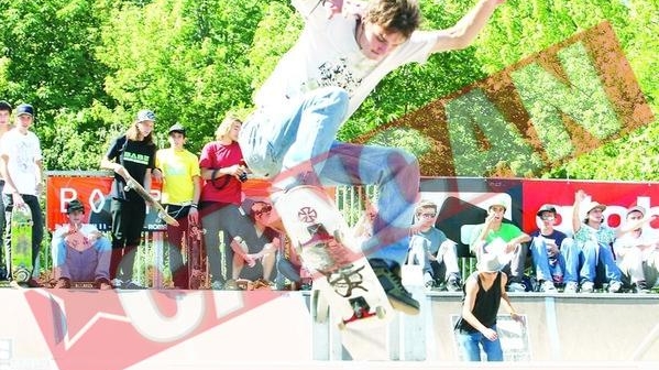 Skateboarding in Parcul Cuza