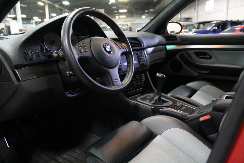 BMW M5 din 2002, scos la vânzare cu un kilometraj incredibil! GALERIE FOTO