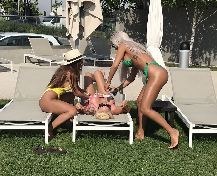 Loredana Chivu, Denisa Despa și Simona Trașcă au oferit un adevărat recital senzual