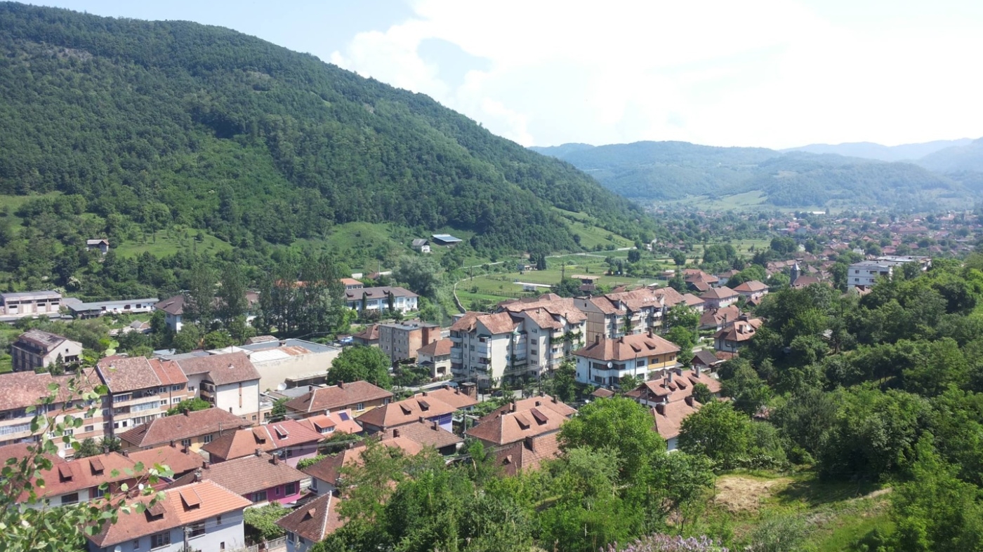 Localitatea din România unde au fost găsite sute de tone de aur! Era celebră în anii '90