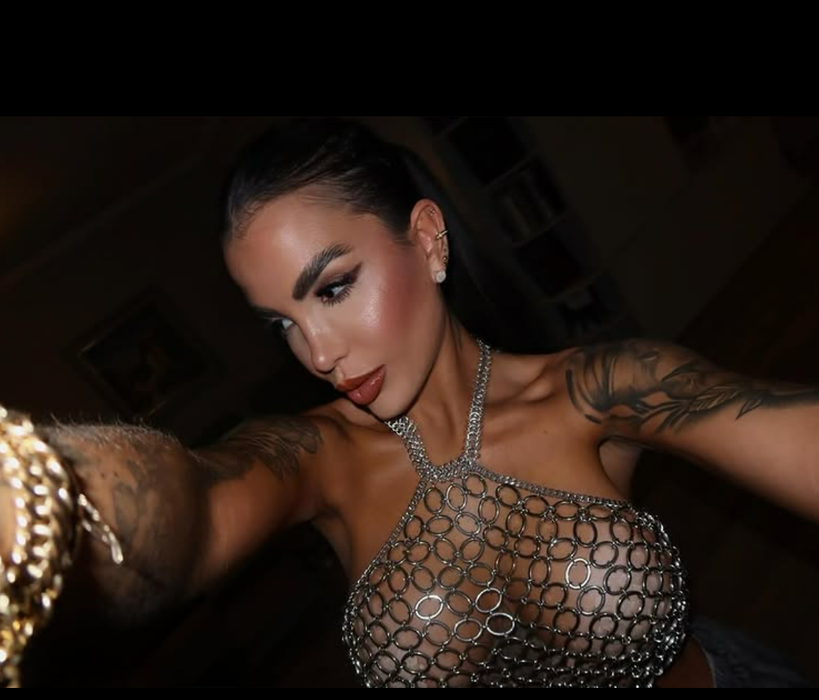 O influenceriță celebră a murit după ce a căzut de la etajul blocului în care locuia. Avea doar 27 de ani