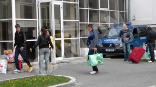 Sportivii si-au adus plapumi pentru arestul din Brasov