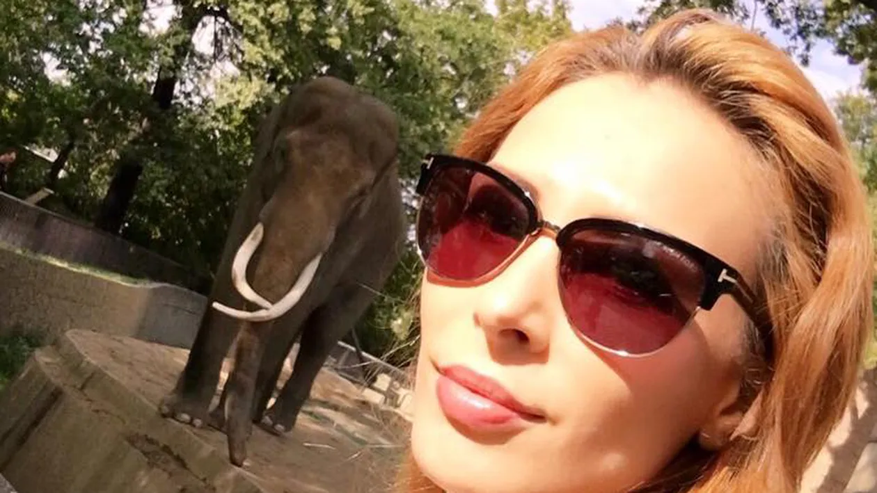 IULIA VÂNTUR, acompaniată de un bărbat necunoscut! Cine este cel care i-a stat alături la un eveniment monden