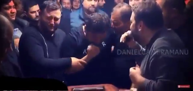 Melodiile pe care Florin Salam le-a interpretat la priveghiul lui Cristofor Duduianu i-au făcut pe cei prezenți să urle de durere